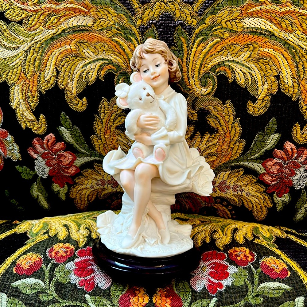 Giuseppe, Armani, porcelain statue, child and her Teddy “tender feelings”